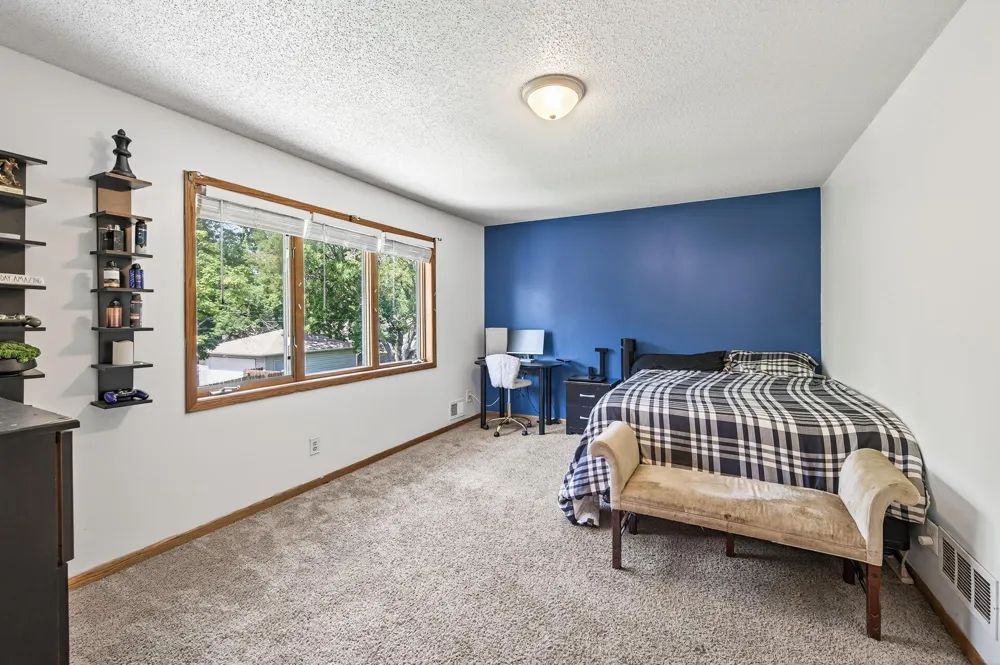 2505 Dupont Avenue Minneapolis, MN 55411