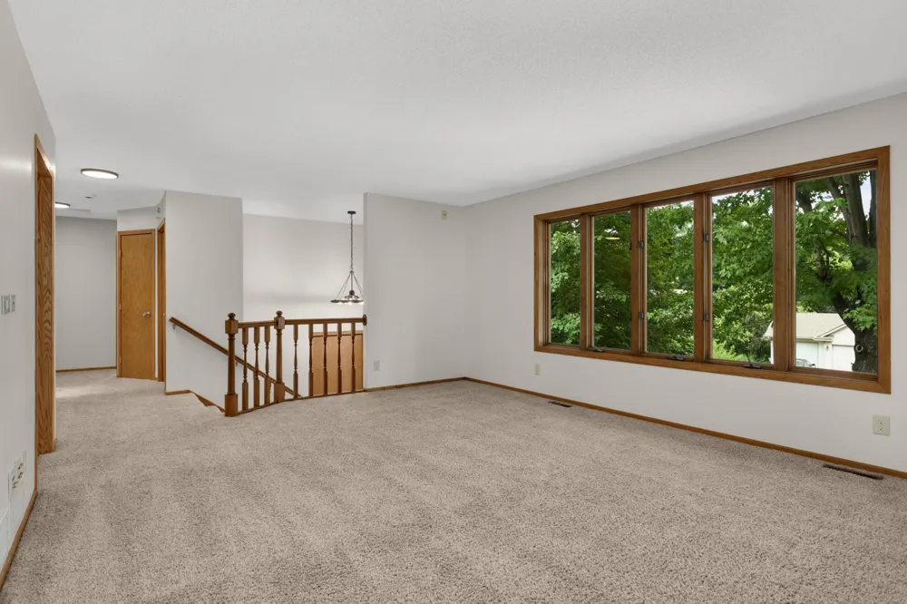 2064 Pin Oak Drive Eagan, MN 55122