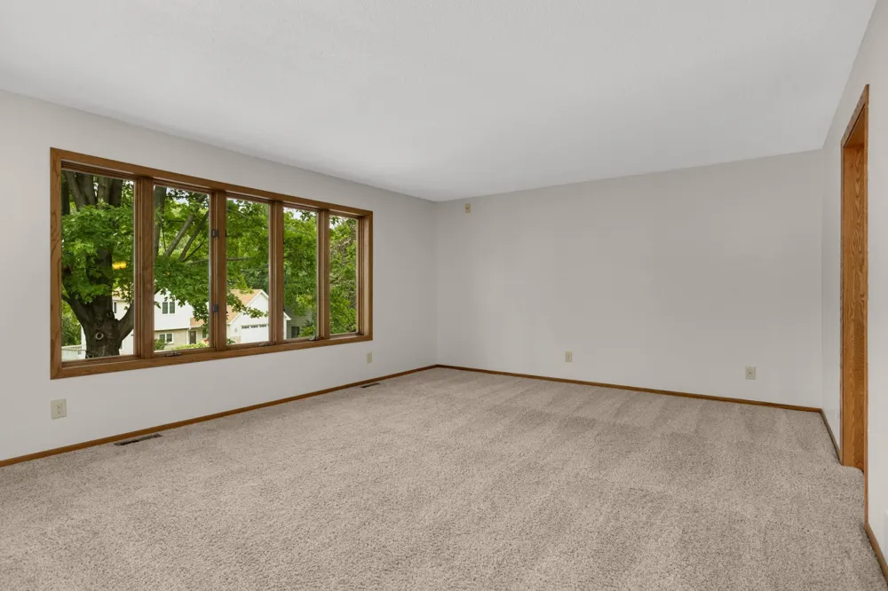 2064 Pin Oak Drive Eagan, MN 55122