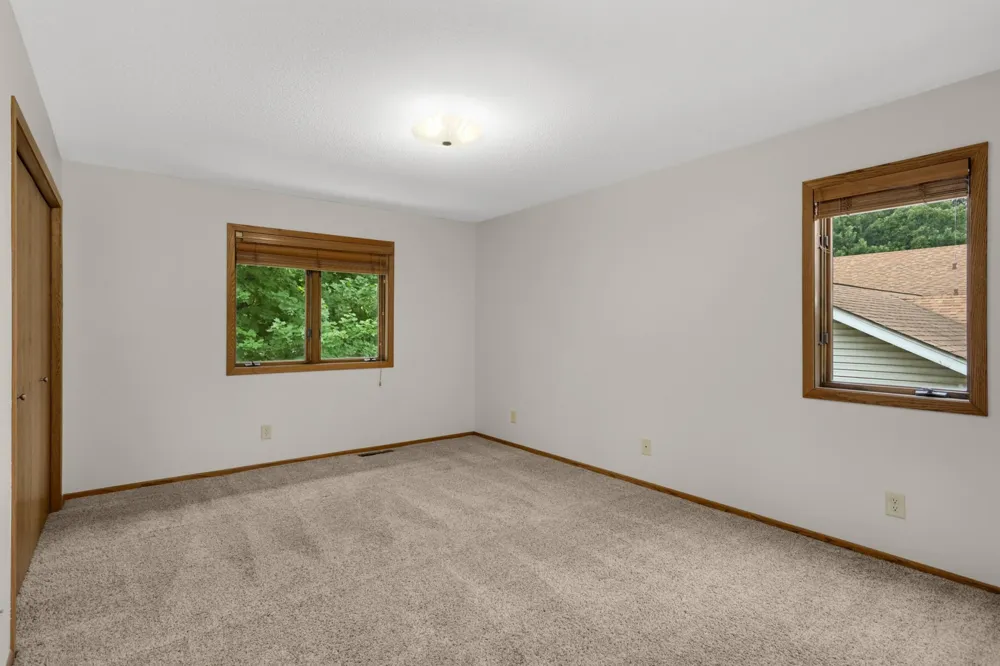 2064 Pin Oak Drive Eagan, MN 55122