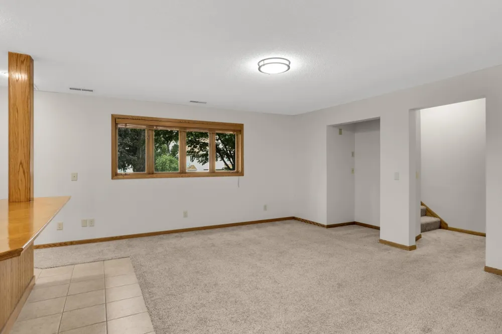 2064 Pin Oak Drive Eagan, MN 55122
