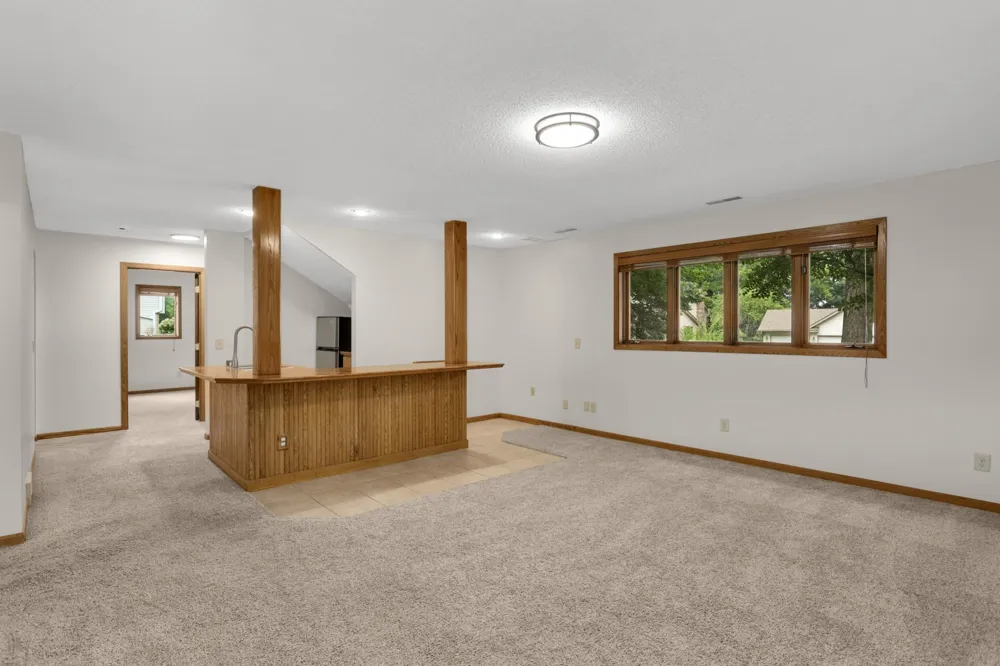 2064 Pin Oak Drive Eagan, MN 55122