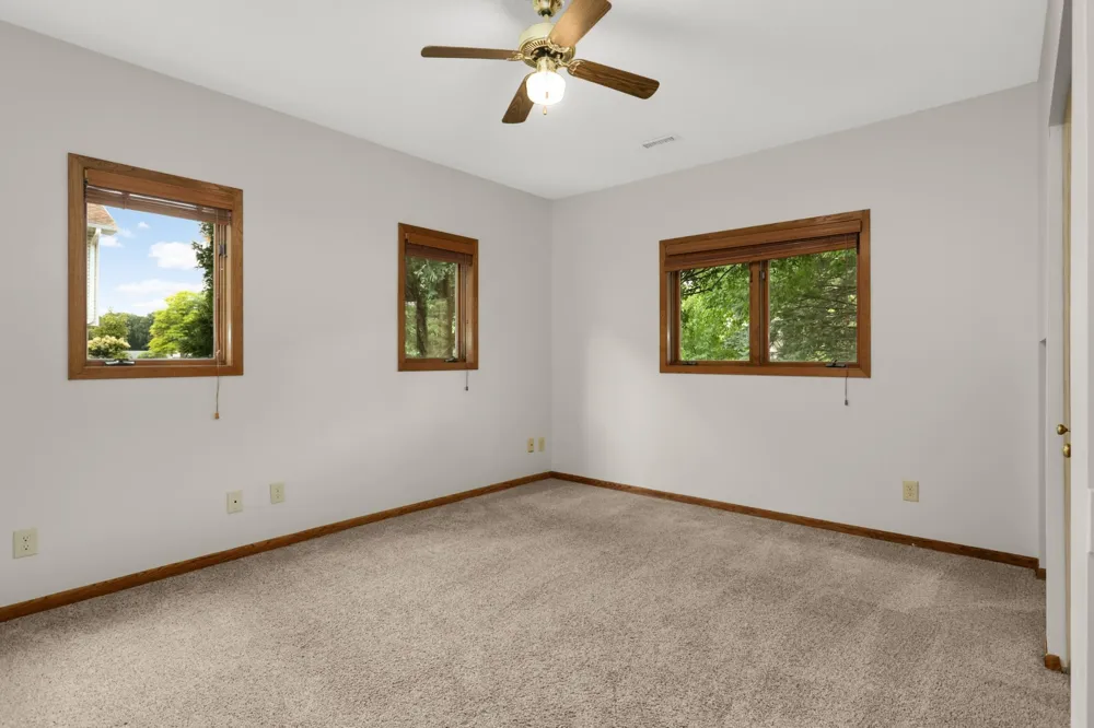 2064 Pin Oak Drive Eagan, MN 55122