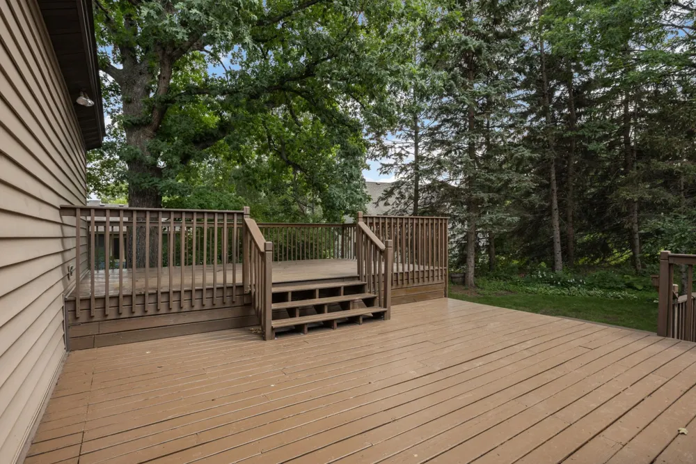2064 Pin Oak Drive Eagan, MN 55122