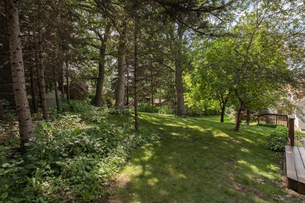 2064 Pin Oak Drive Eagan, MN 55122