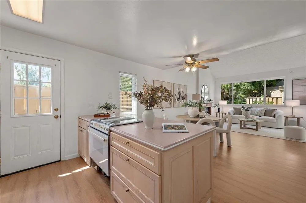 125 Connemara Way #2 Sunnyvale, CA 94087