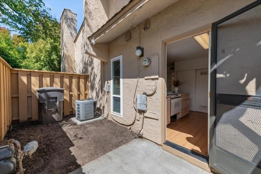 125 Connemara Way #2 Sunnyvale, CA 94087