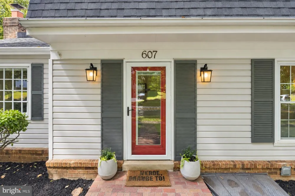 607 WATTS BRANCH Potomac, MD 20854