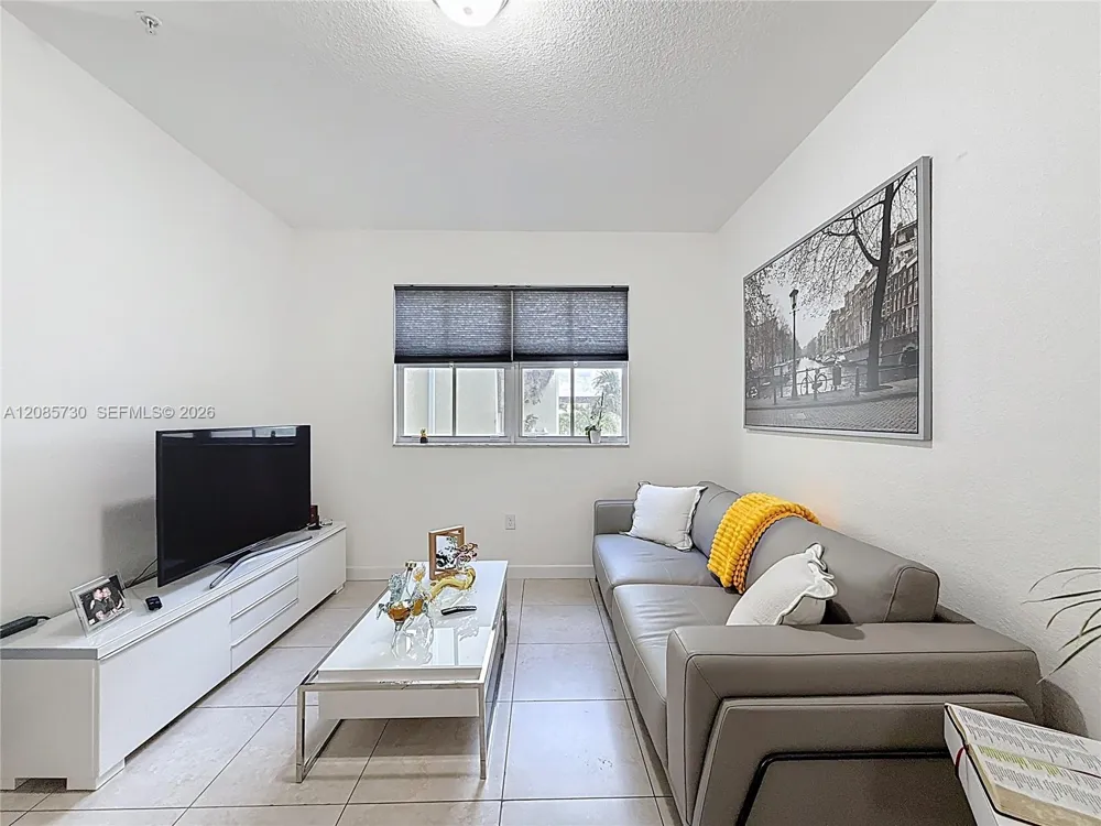 260 NW 109th Ave #206 Miami, FL 33172