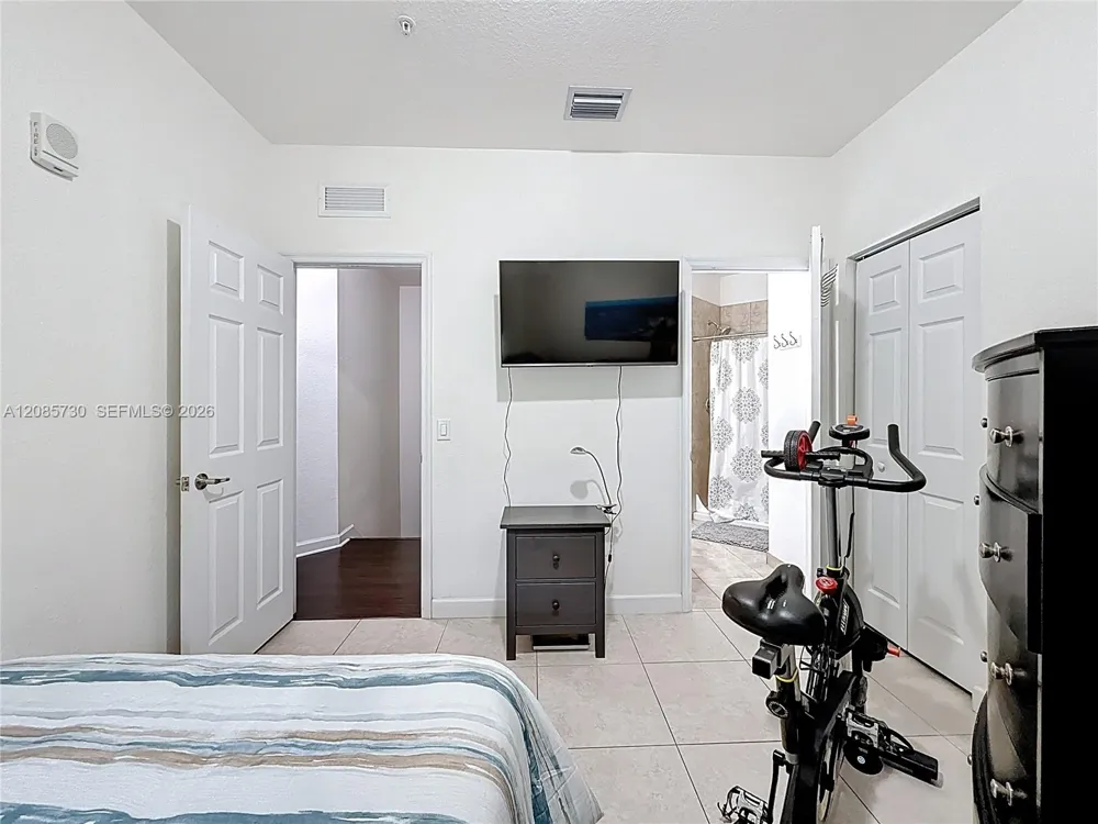 260 NW 109th Ave #206 Miami, FL 33172