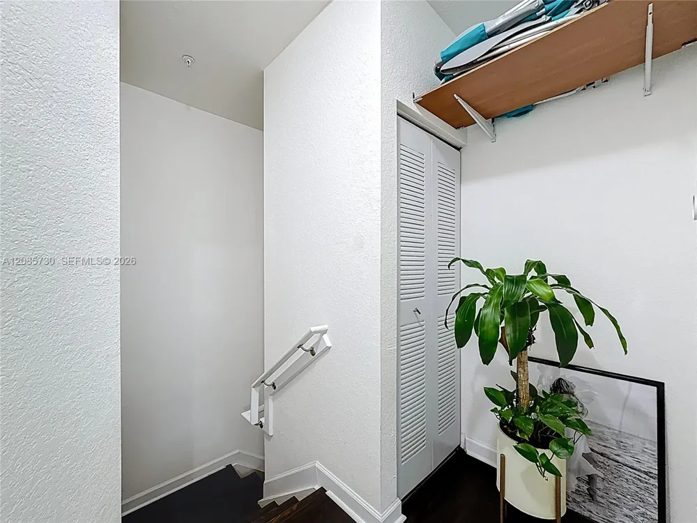 260 NW 109th Ave #206 Miami, FL 33172