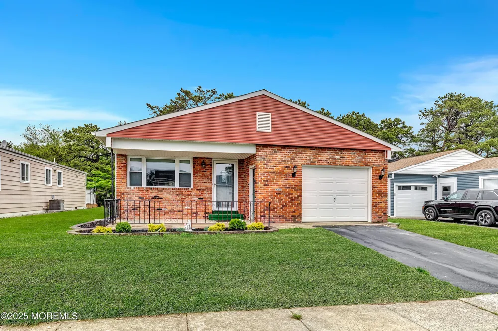 14 Santiago Drive W Toms River, NJ 08757