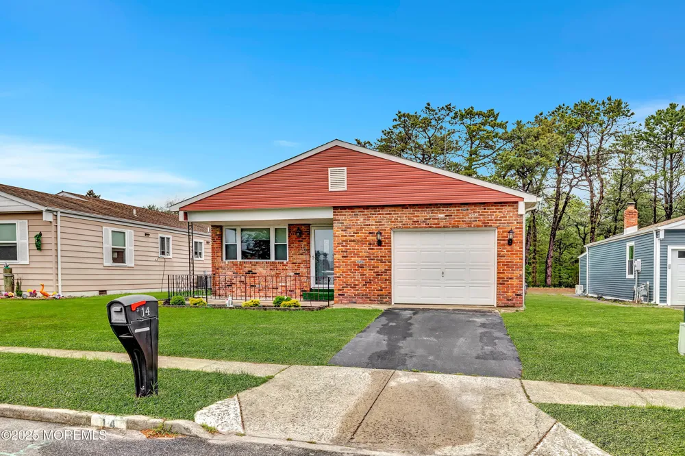 14 Santiago Drive W Toms River, NJ 08757