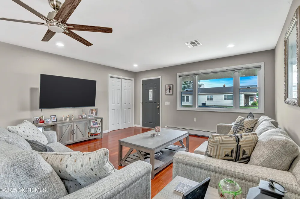 14 Santiago Drive W Toms River, NJ 08757