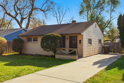 241 W Ann Arbor Avenue