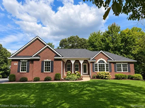 2126 Moorlands View