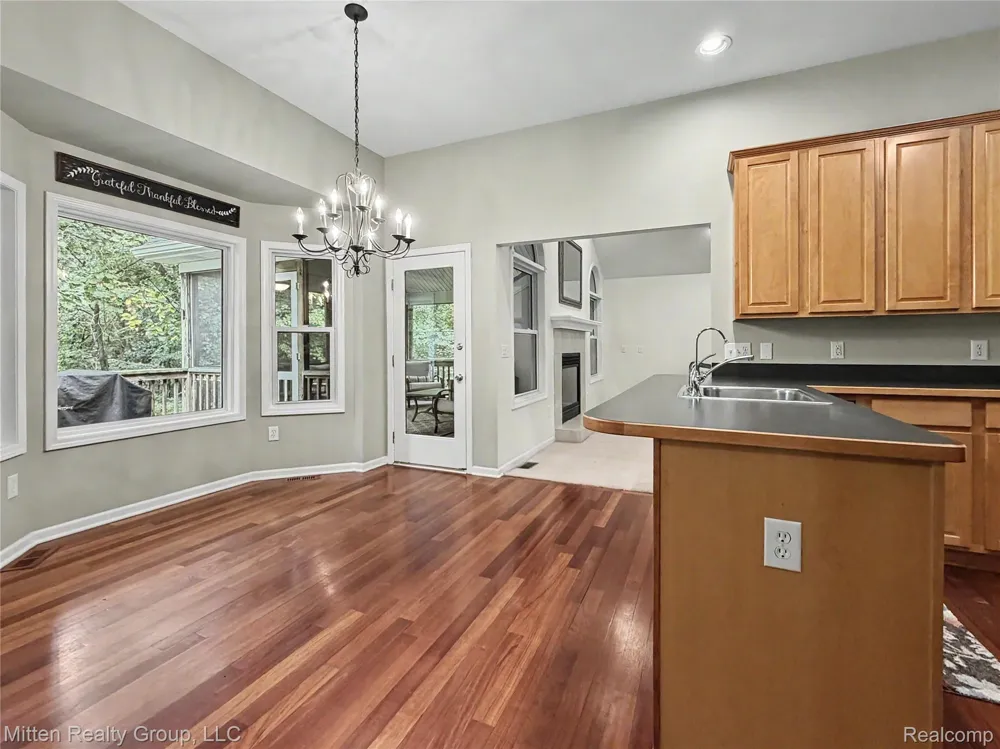 2126 Moorlands View Oceola Township, MI 48855