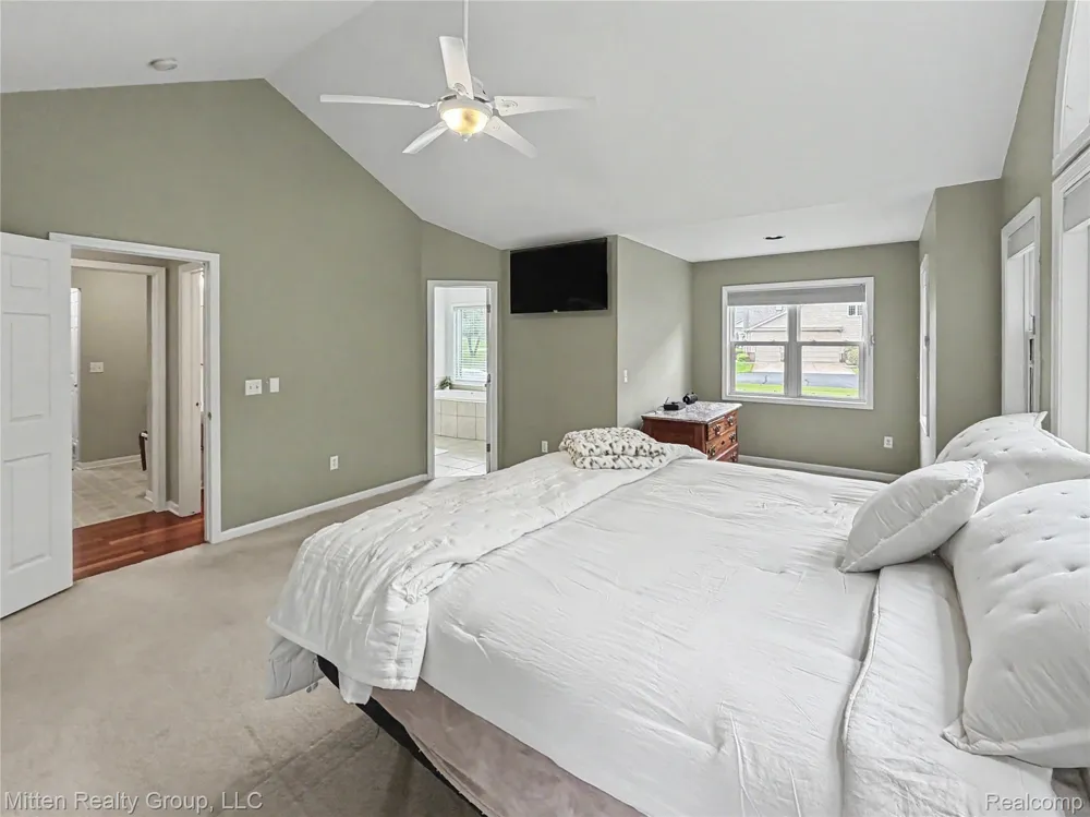 2126 Moorlands View Oceola Township, MI 48855