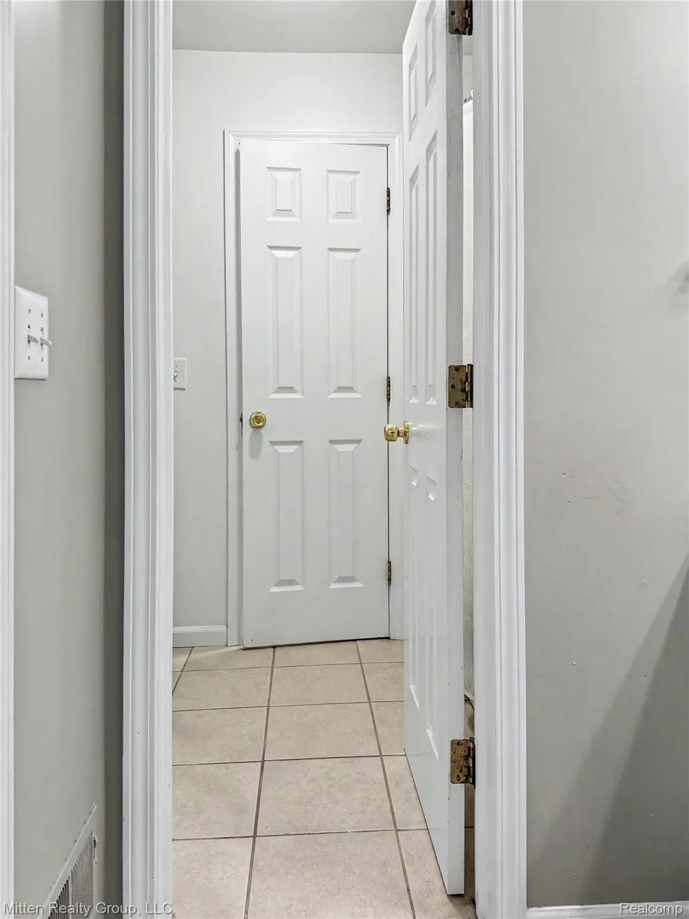 2126 Moorlands View Oceola Township, MI 48855