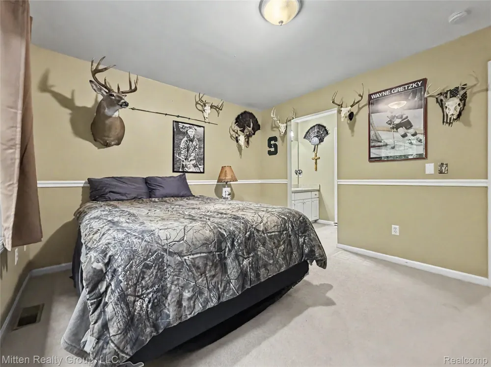 2126 Moorlands View Oceola Township, MI 48855