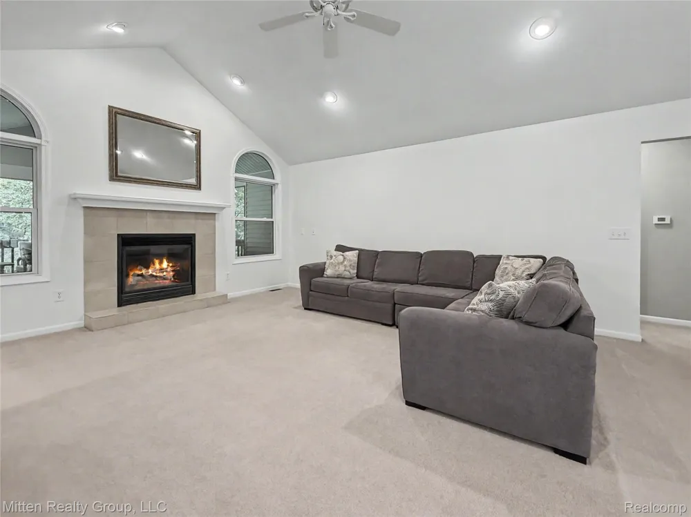 2126 Moorlands View Oceola Township, MI 48855