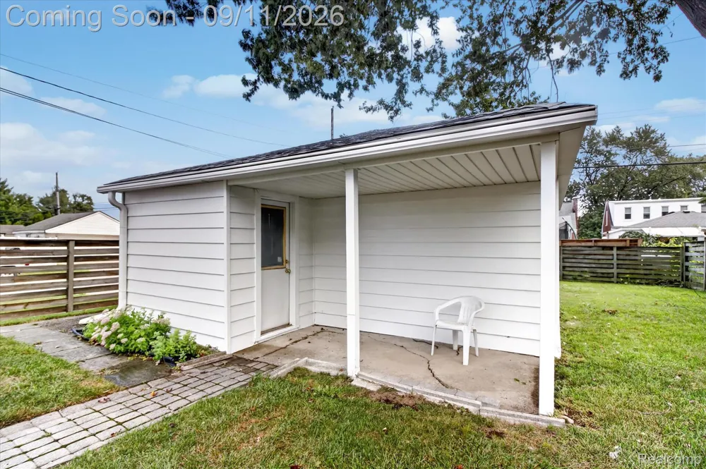 10005 Park Avenue Allen Park City, MI 48101