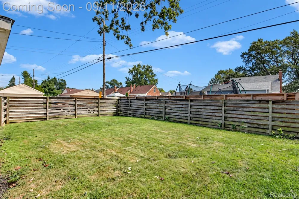 10005 Park Avenue Allen Park City, MI 48101
