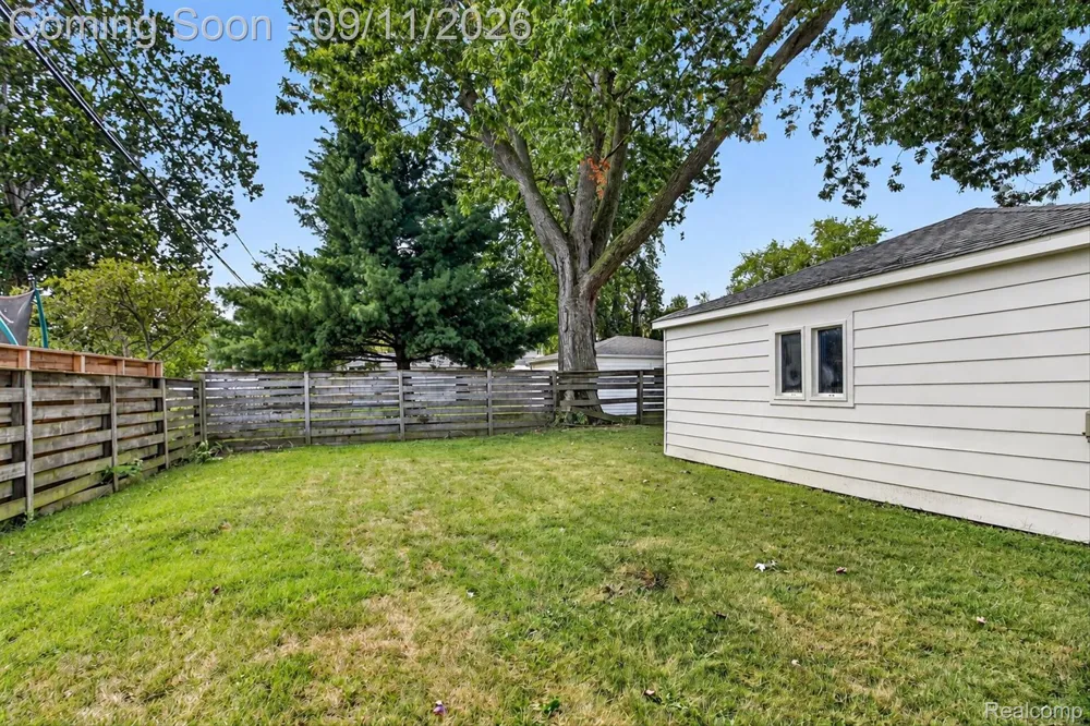 10005 Park Avenue Allen Park City, MI 48101