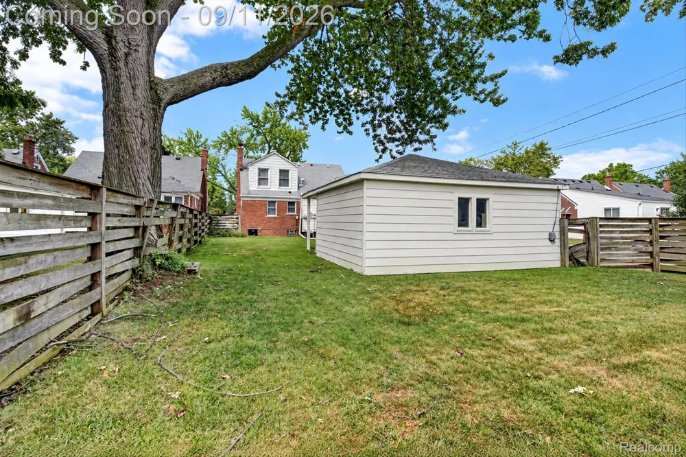 10005 Park Avenue Allen Park City, MI 48101
