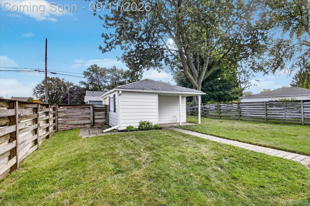 10005 Park Avenue Allen Park City, MI 48101