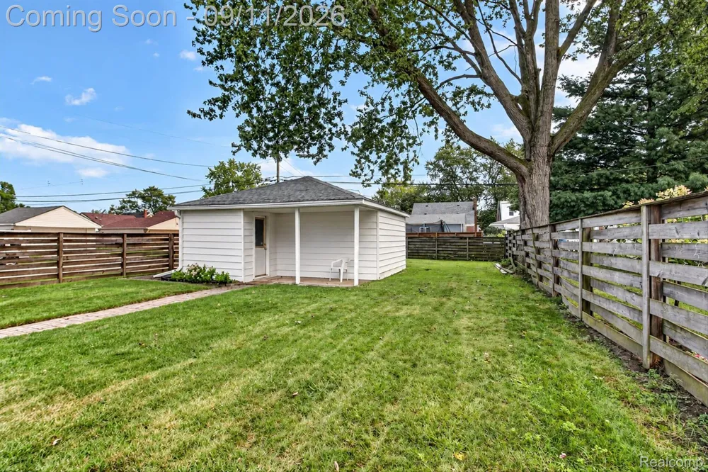 10005 Park Avenue Allen Park City, MI 48101