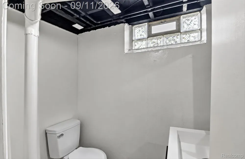 10005 Park Avenue Allen Park City, MI 48101