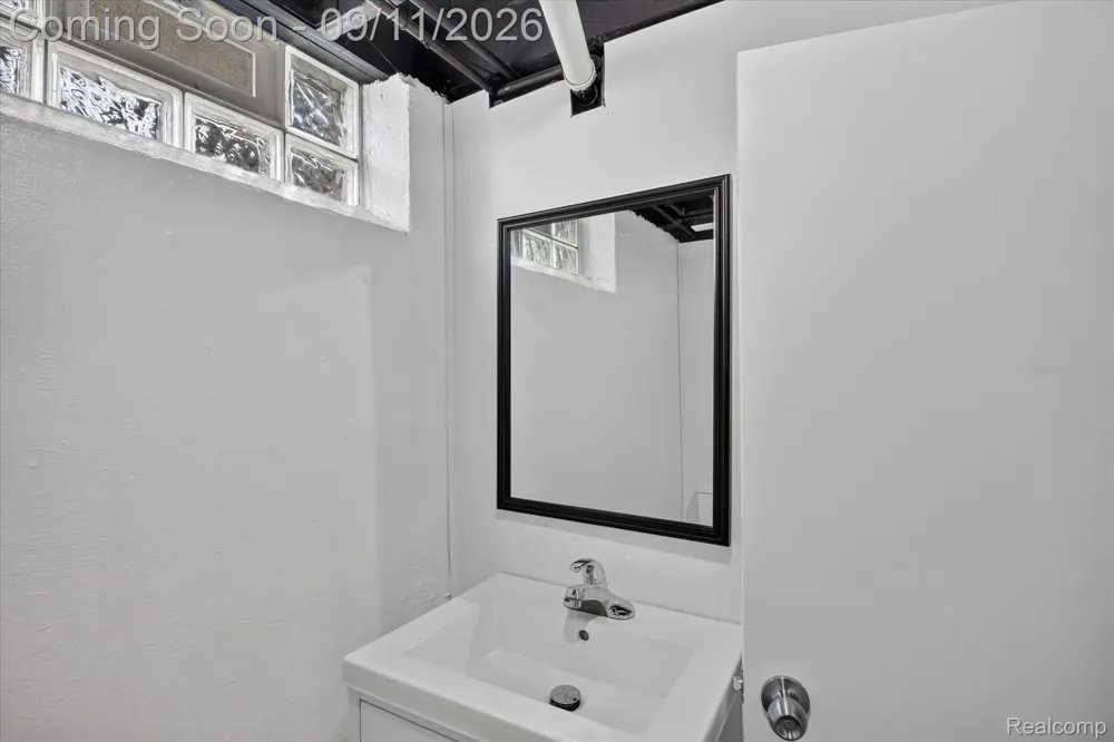 10005 Park Avenue Allen Park City, MI 48101