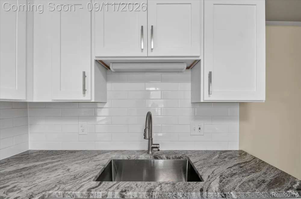 10005 Park Avenue Allen Park City, MI 48101