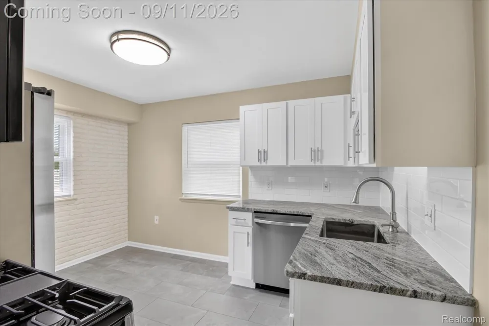 10005 Park Avenue Allen Park City, MI 48101