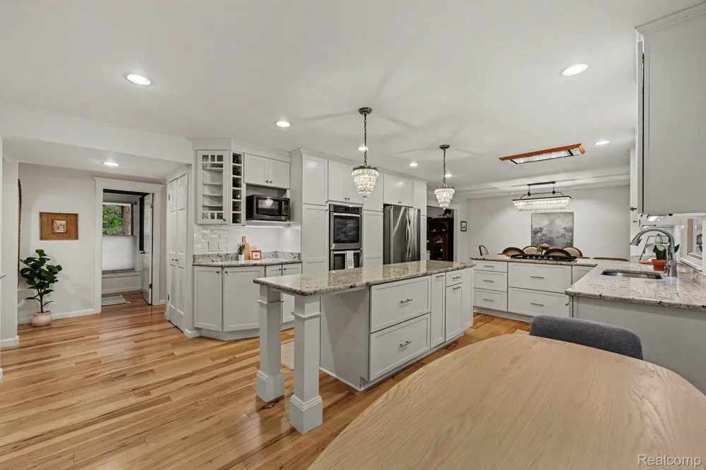 8265 Deerwood Road Independence Charter Township, MI 48348