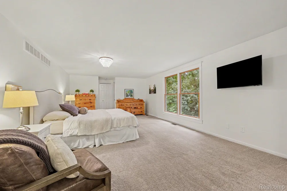 8265 Deerwood Road Independence Charter Township, MI 48348
