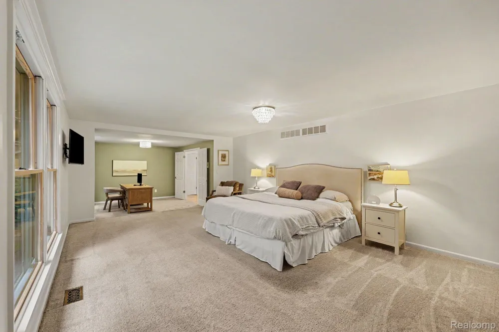 8265 Deerwood Road Independence Charter Township, MI 48348