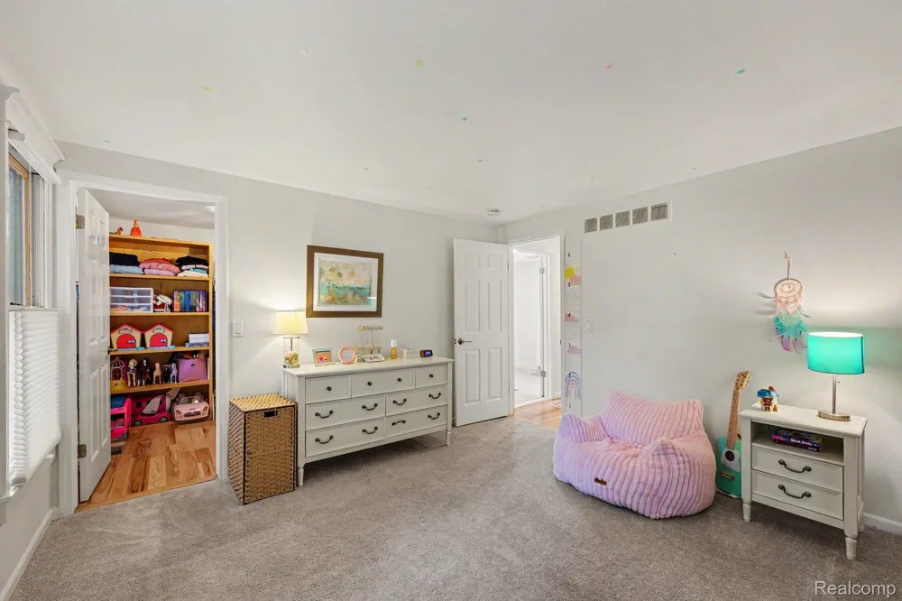 8265 Deerwood Road Independence Charter Township, MI 48348