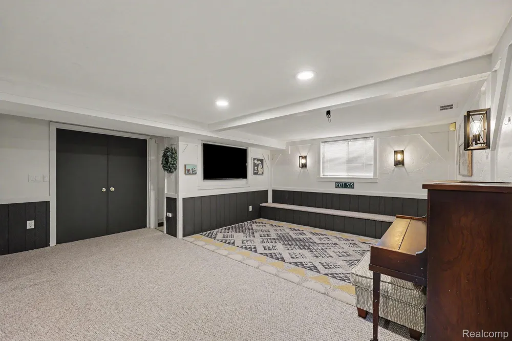 8265 Deerwood Road Independence Charter Township, MI 48348