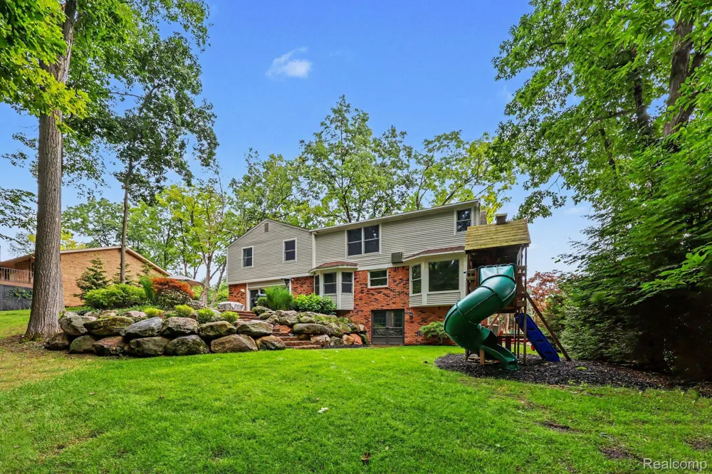 8265 Deerwood Road Independence Charter Township, MI 48348