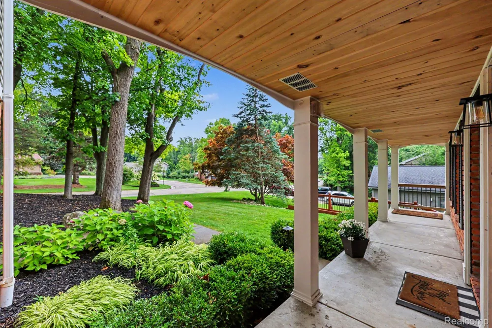 8265 Deerwood Road Independence Charter Township, MI 48348