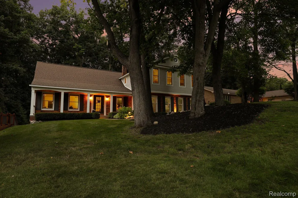 8265 Deerwood Road Independence Charter Township, MI 48348
