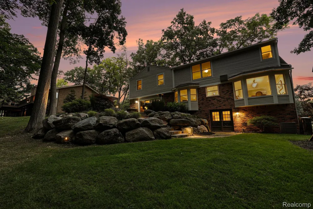 8265 Deerwood Road Independence Charter Township, MI 48348