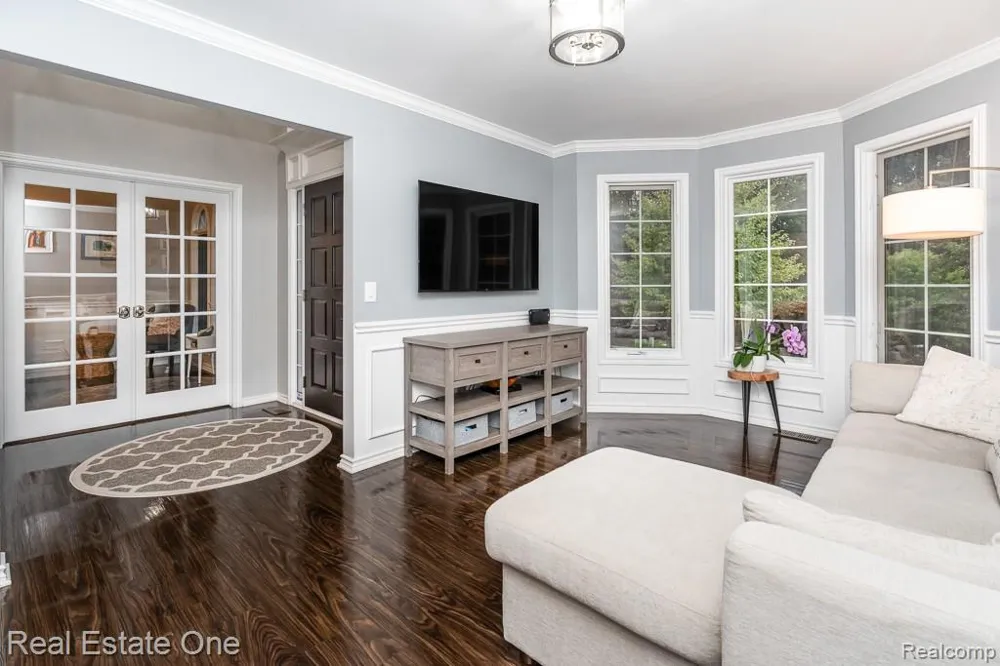 582 Bloomer Ridge Drive Rochester City, MI 48307
