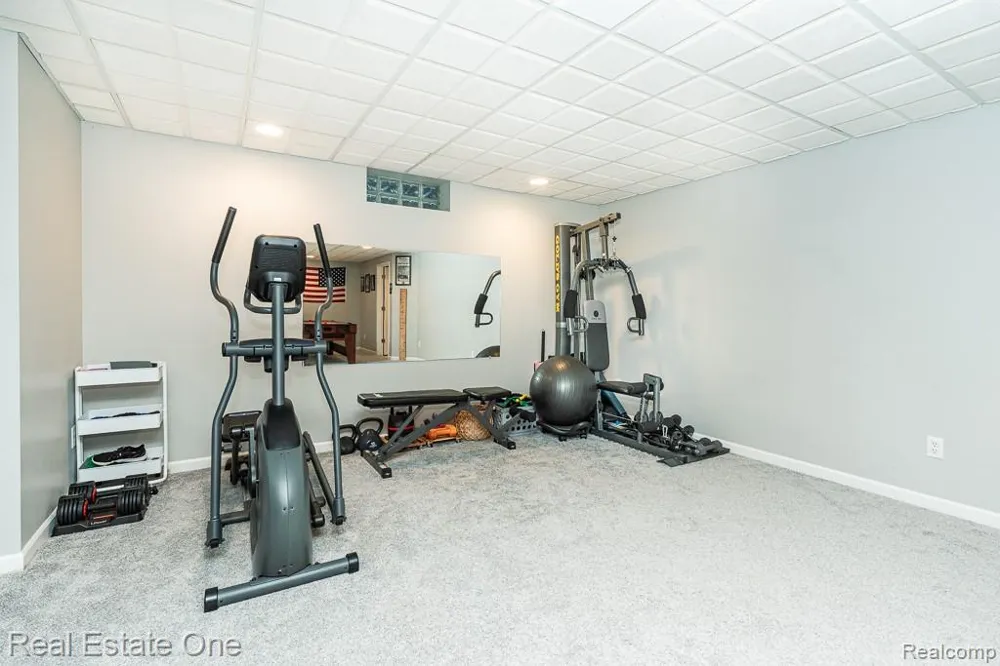 582 Bloomer Ridge Drive Rochester City, MI 48307