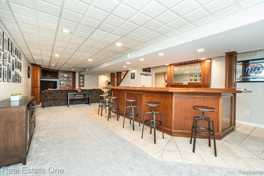 582 Bloomer Ridge Drive Rochester City, MI 48307