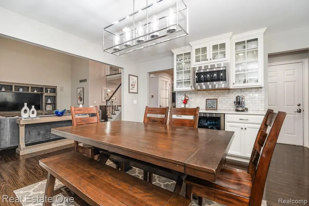 582 Bloomer Ridge Drive Rochester City, MI 48307