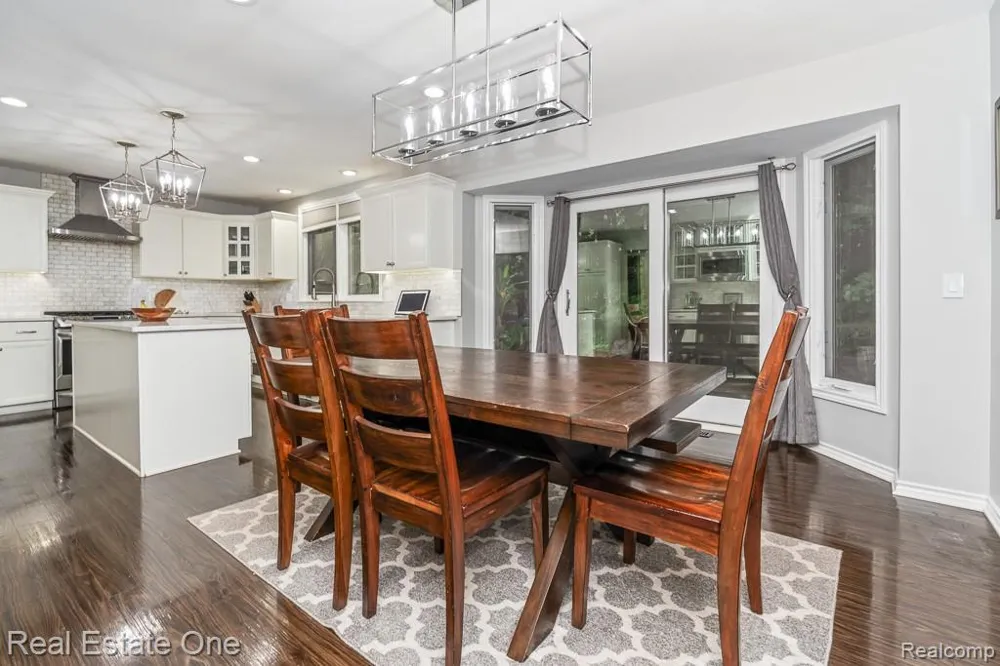 582 Bloomer Ridge Drive Rochester City, MI 48307