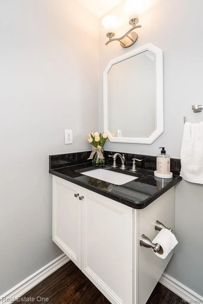 582 Bloomer Ridge Drive Rochester City, MI 48307